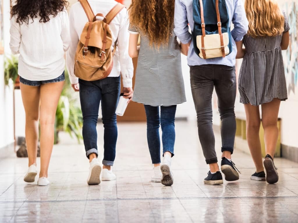 17 Non-Corny Team Building Activities for High Schoolers